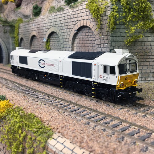 Locomotive diesel class db - locomotive, 77,