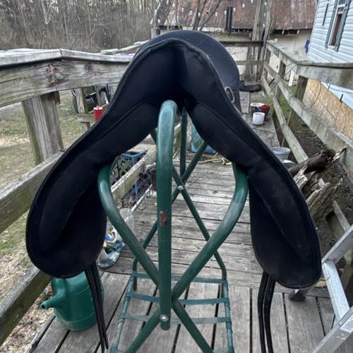 Wintec black dressage saddle - dressage,