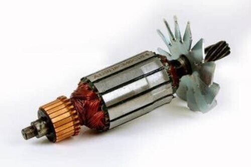 Armature pour scie circulaire