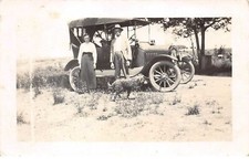 TRANSPORT .n°54458. automobile. photo card.dog. couple