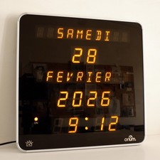 Horloge calendrier digitale