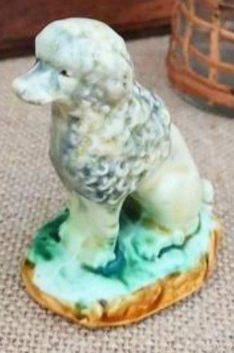Chien caniche jouet barbotine - caniche,