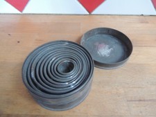 ANCIENNE BOITE EMPORTE PIECES EN FER BLANC 1.5 A 10CM PATISSERIE CUISINE VINTAGE