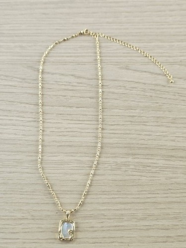 Collier pendentif nacre
