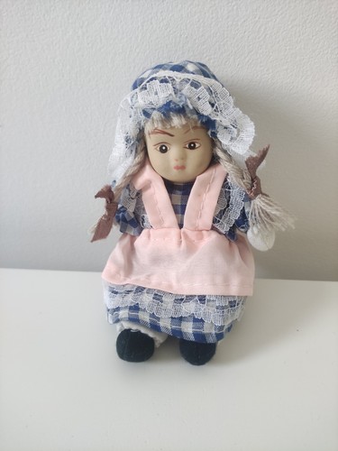 Petites poupées tissu - poupées, en