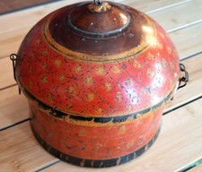 RARE ANCIENNE BOITE A  BETEL