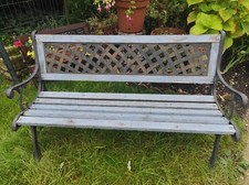 banc de jardin avec pieds en fonte