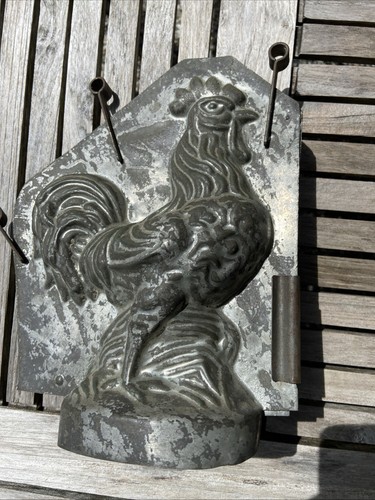 Ancien moule chocolat forme - à,