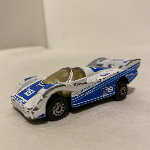 Toy porsche 956 blanc bleu - mc,