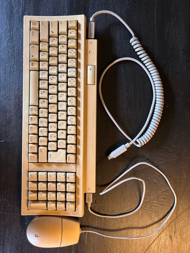 Apple keyboard desktop - apple, ii