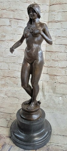 Statue art nouveau dame - art,