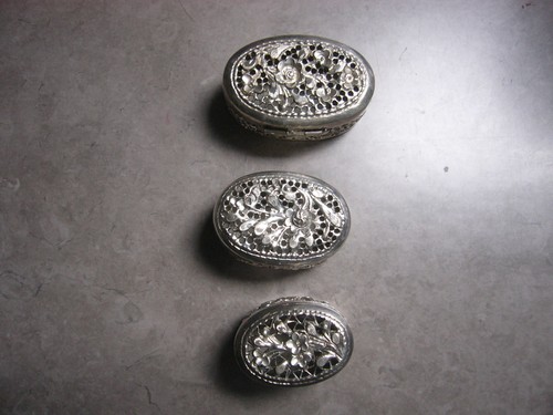 Boîtes pilules asiatiques - à,