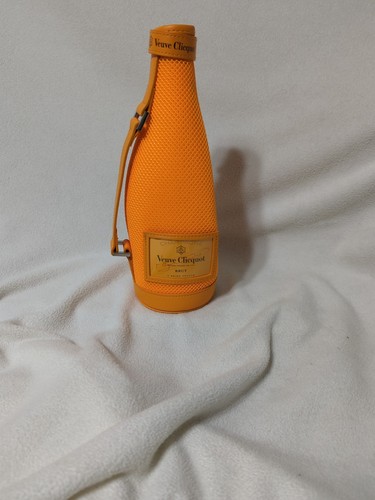Veuve clicquot champagne - veuve,