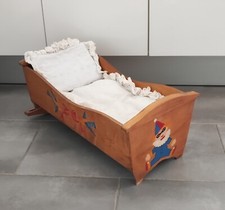 Ancien berceau de poupée en