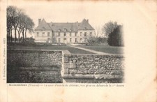 SOMMIERES - The entrance courtyard of the castle