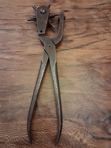 Outil ancien métal type - ancien, en