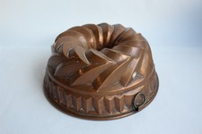 Large Folk Art Pastry Kitchen Cake Mold (30234)