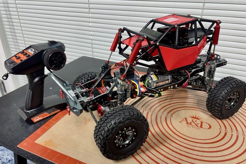 Axial scx10 with motor - with, servo