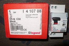 DISJONCTEUR DIFFERENTIEL 32A 30mA COURBE C TYPE AC 410708 LEGRAND 32AMPERE PC6KA