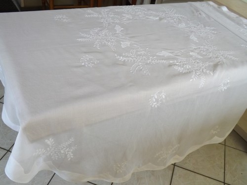 Service brodé nappe ronde - nappe,