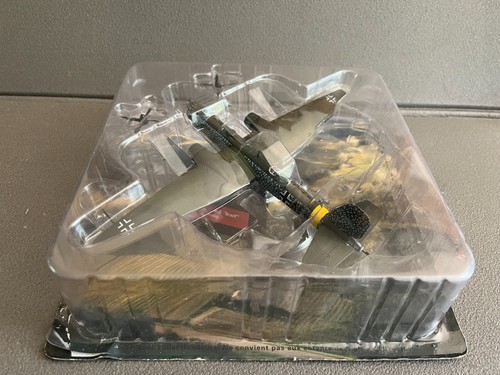Avion miniature militaire - miniature,