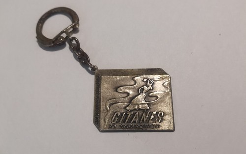 Porte clé métal gitanes - ", "