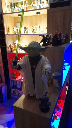 Star wars figurine - star,