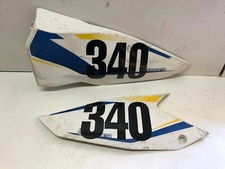 UNE PAIRE DE CACHE LATERAUX