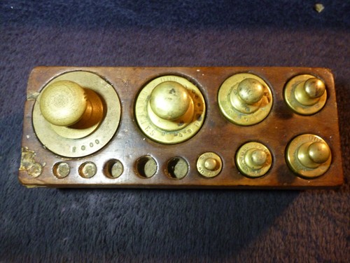 Ancienne boite poids de - de,