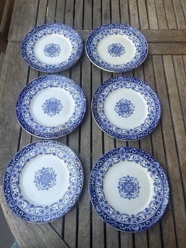 Lot assiettes à - de,