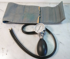 Vintage Spengler Paris Manual Armband Blood Pressure Monitor