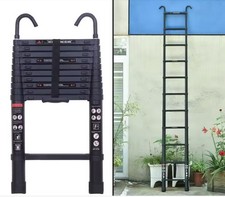 Échelle télescopique noire