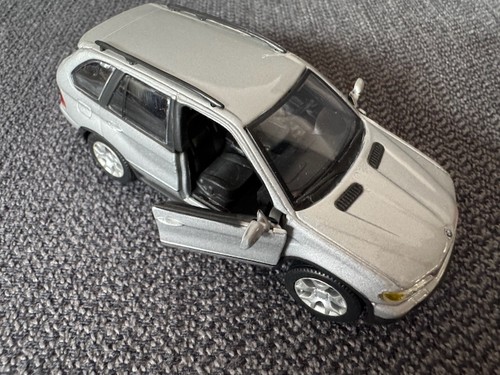 Bmw voiture miniature - x5,