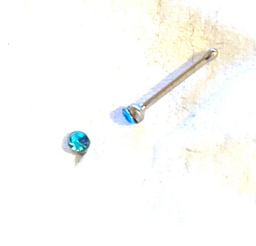 Piercing droit nez brillant - droit,