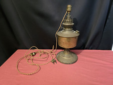 Ancienne lampe à pétrole en