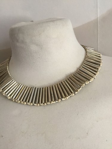 Joli collier plastron - , ras