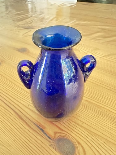 Joli vase verre bleu - vase,