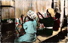 Old postcard AK MOROCCO carpet weaving (1318546)