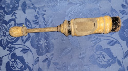 Ancienne bouchonneuse bois - ancienne, en