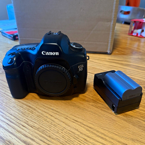 Canon eos digital slr - canon, 5d