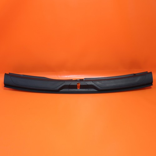 Maserati levante trunk sill - levante,