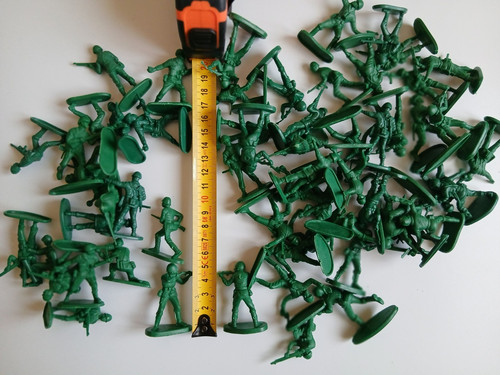 Lots soldats en plastique - de,
