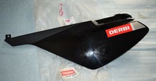 carénage plaque arrière gauche DERBI SENDA SM XTREM 50 de 2006  00H00559701 neuf