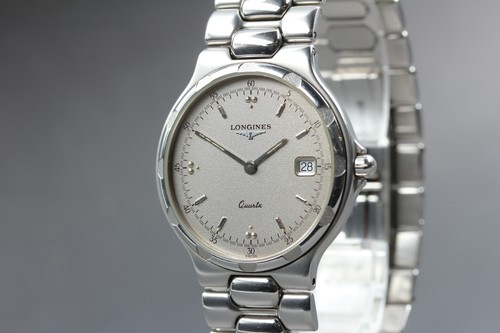 Presque comme neuve montre - [presque, neuve]