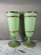Paire de vases en Opaline