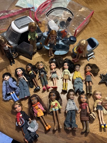 Lot poupées bratz mini - 18,
