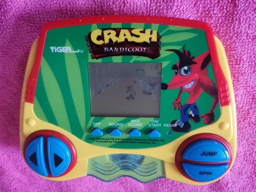 Crash bandicoot 1998 - crash, tiger