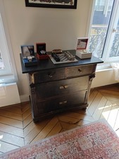 Commode dans le style rétro