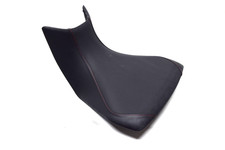 Banquette Avec Coutures Rouges