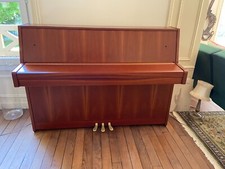 piano droit Yamaha